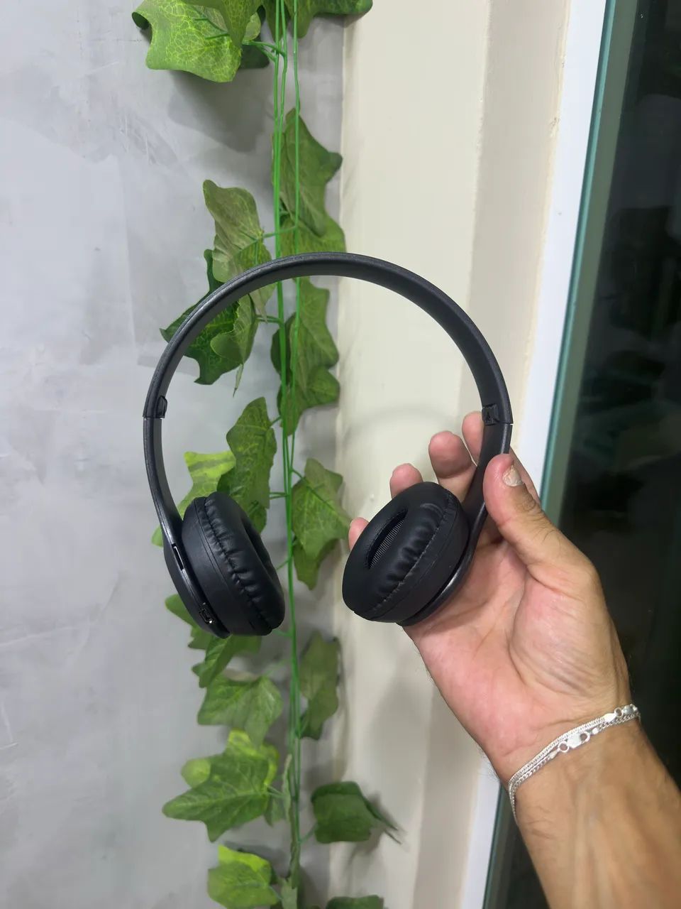 Fone Bluetooth P47 Preto Lindo e discreto.  - Foto 2