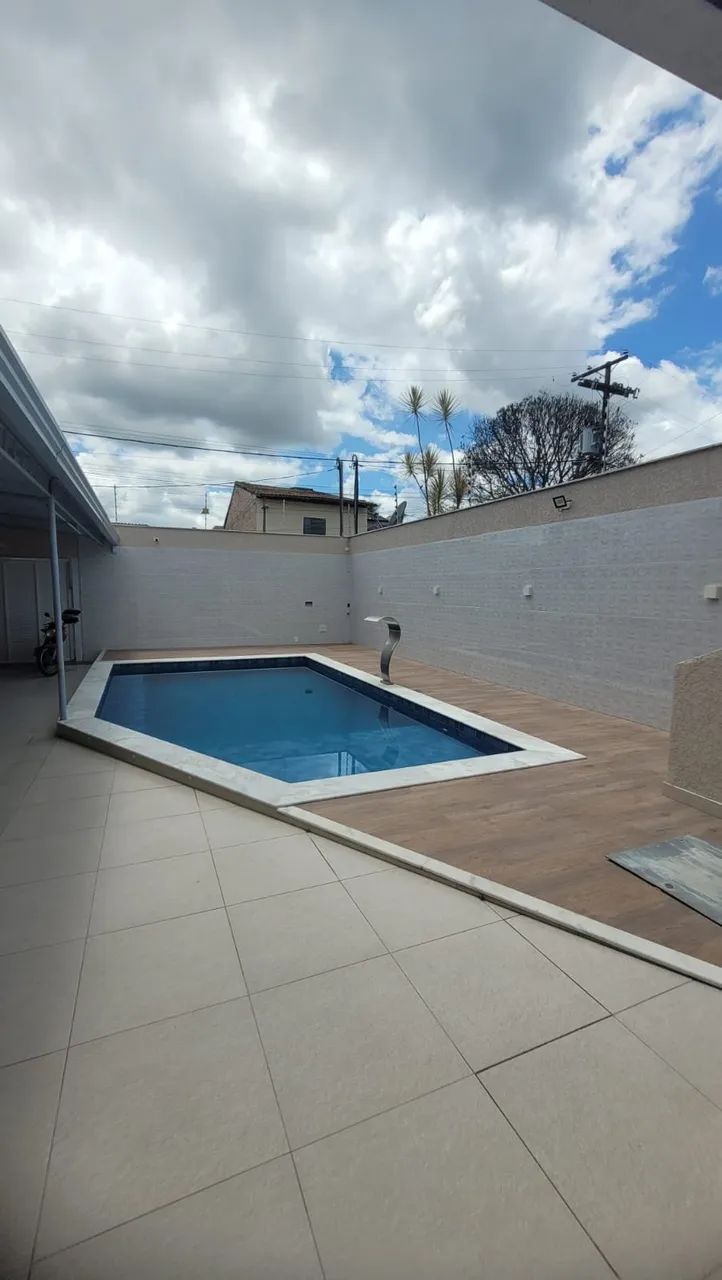 CASA/ NO BAIRRO URBIS/ EUNAPOLIS