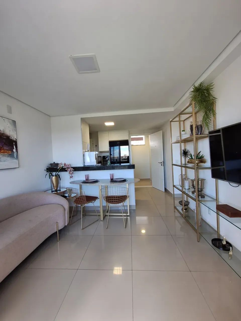 Apartamento mobiliado para locação no Parque del Sol