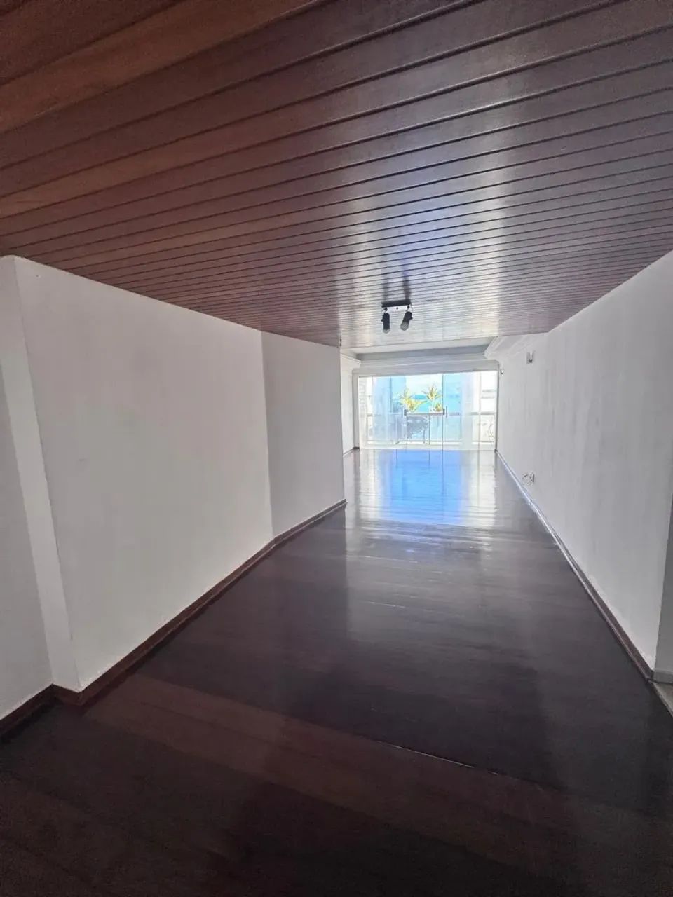 4 QUARTOS, AMPLO APARTAMENTO -  NASCENTE COM VISTA MAR - Foto 3