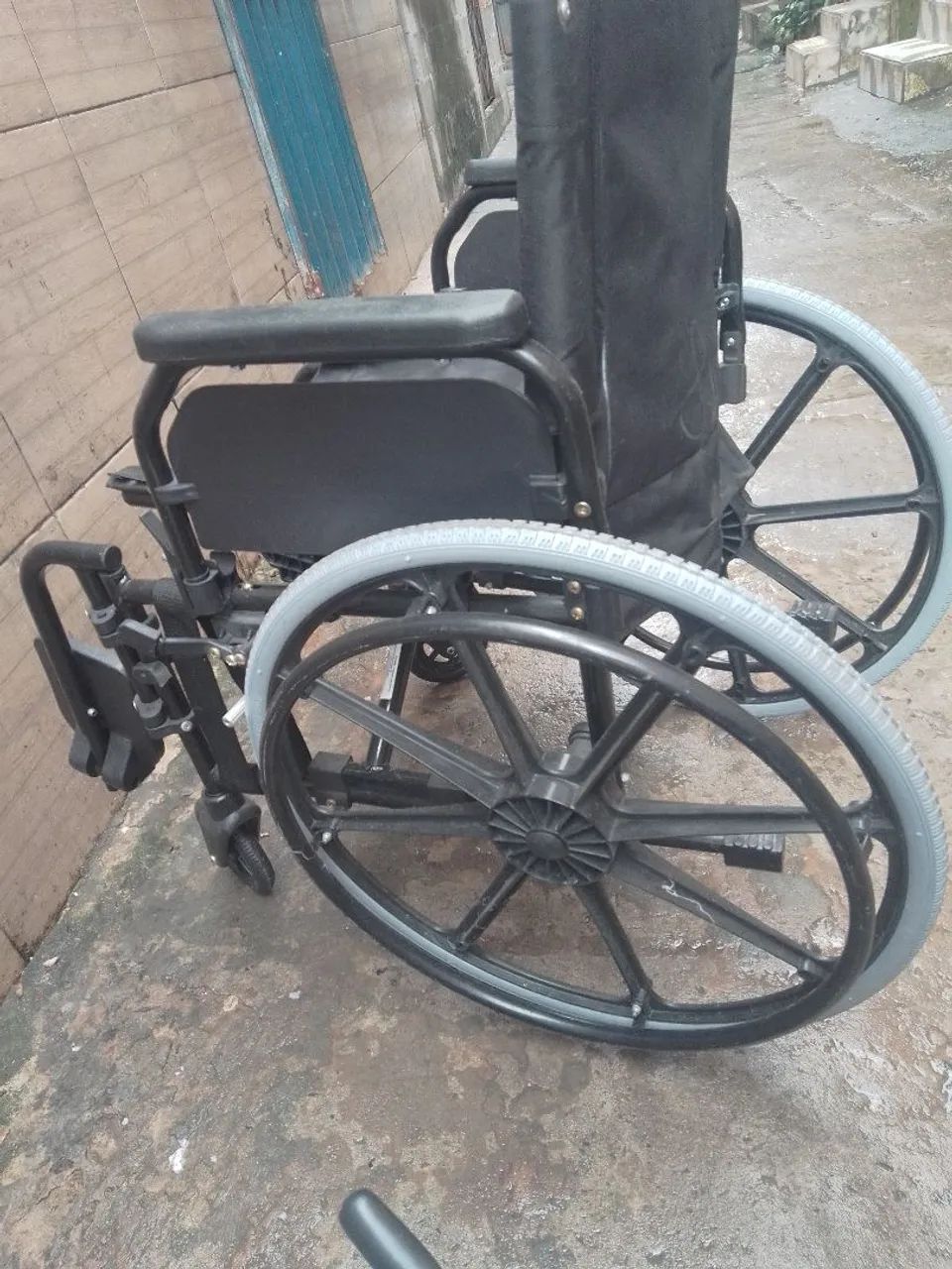 Cadeira de roda nova - Foto 2