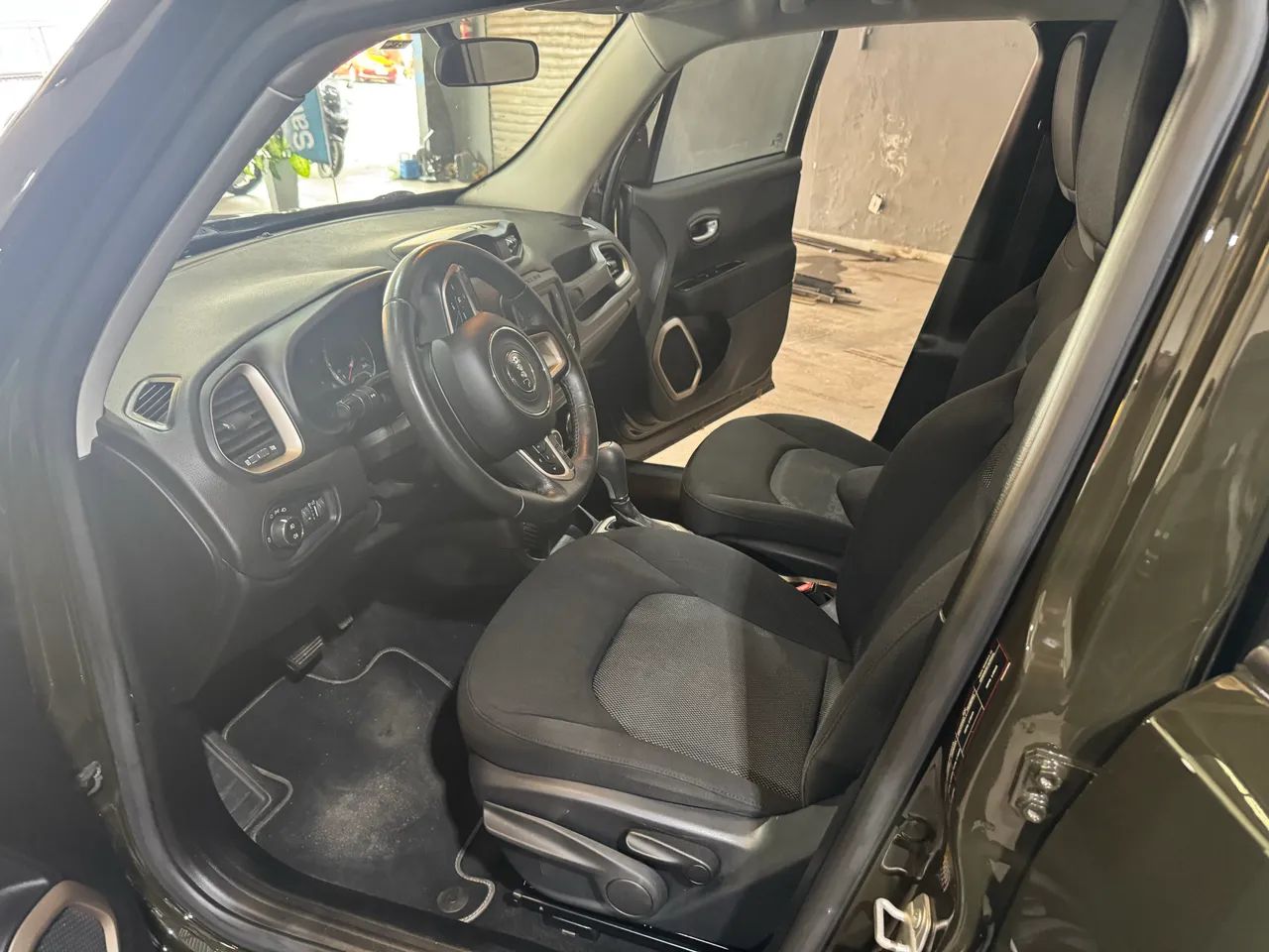 Jeep Renegade Longitude 1.8 4X2 Flex 16V Aut. 2017 - Foto 5