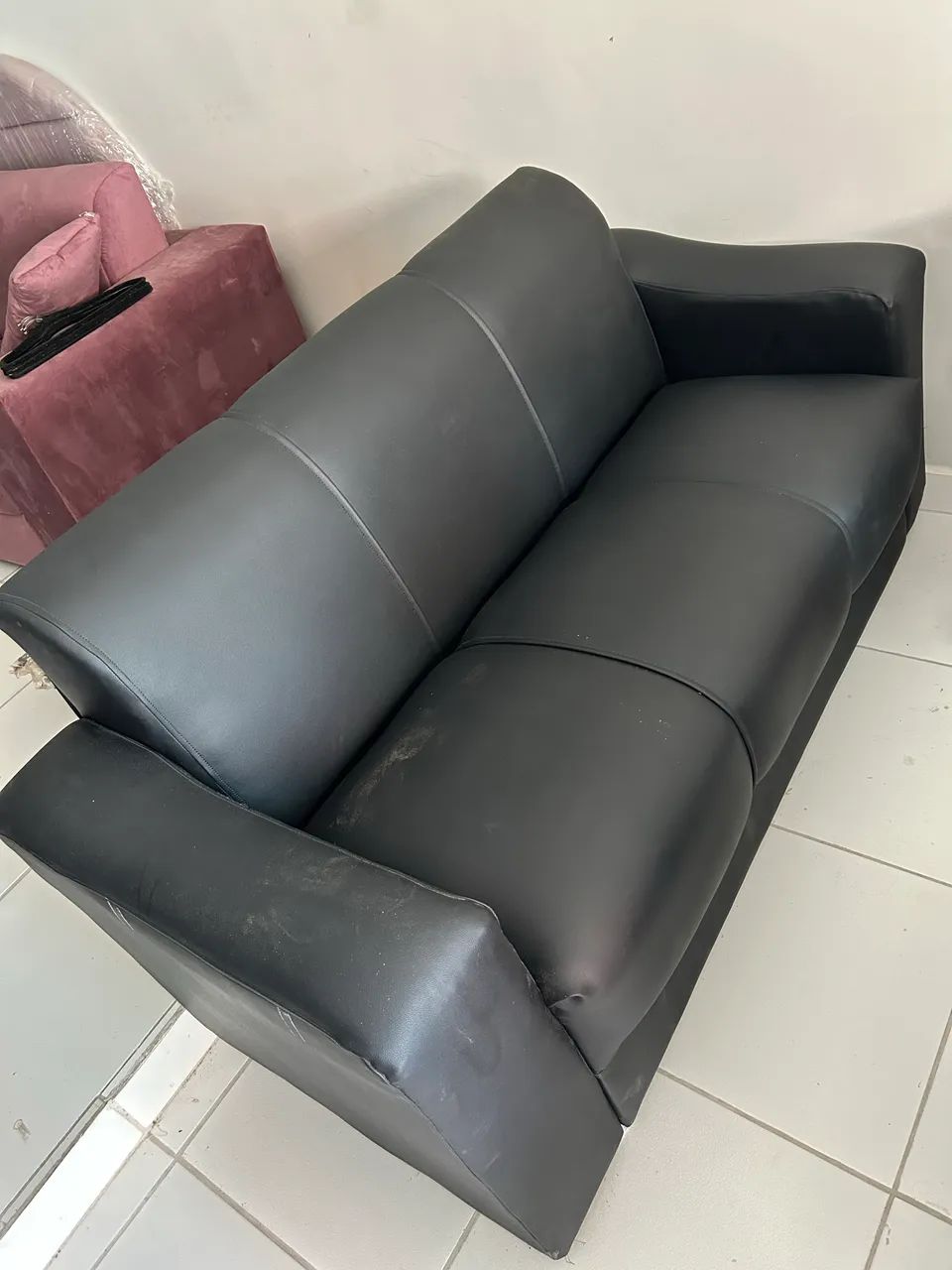 Black Sofa470063294301480960