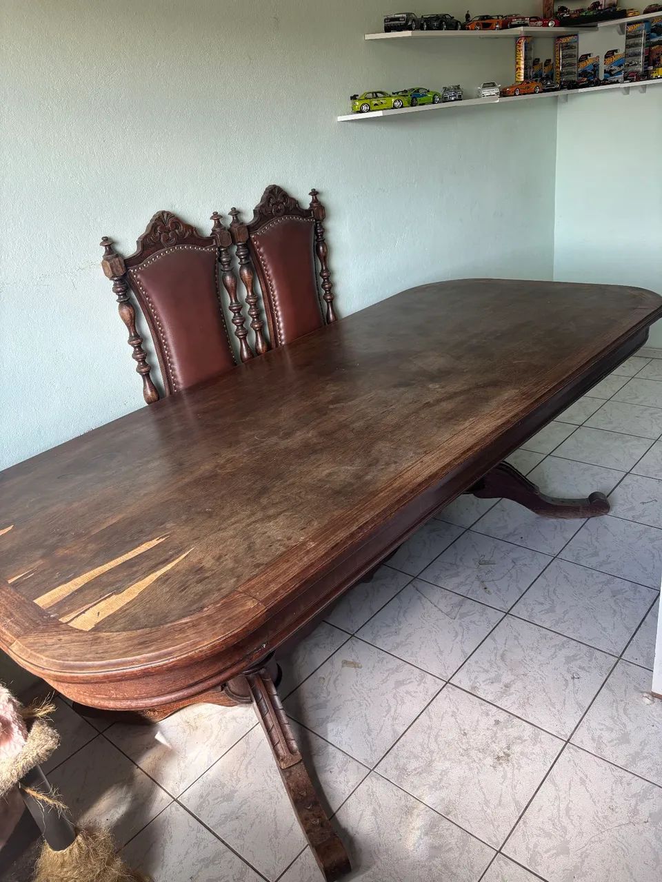 Mesa de madeira com 8 cadeiras - Foto 2