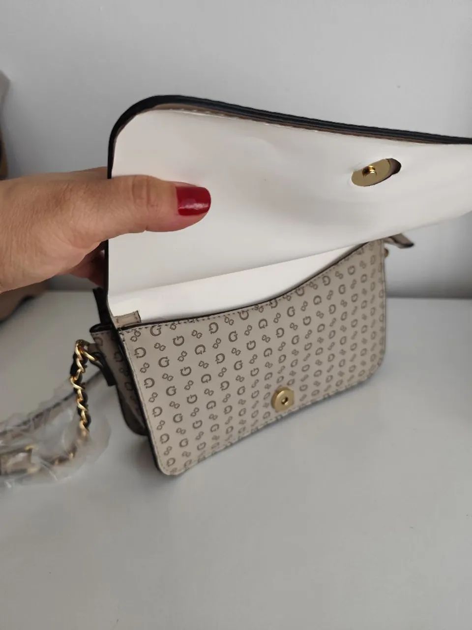 Vendo bolsa Guess nunca usada - Foto 2