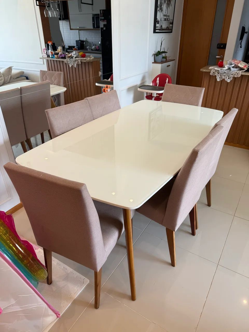 Mesa de jantar com 6 cadeiras
