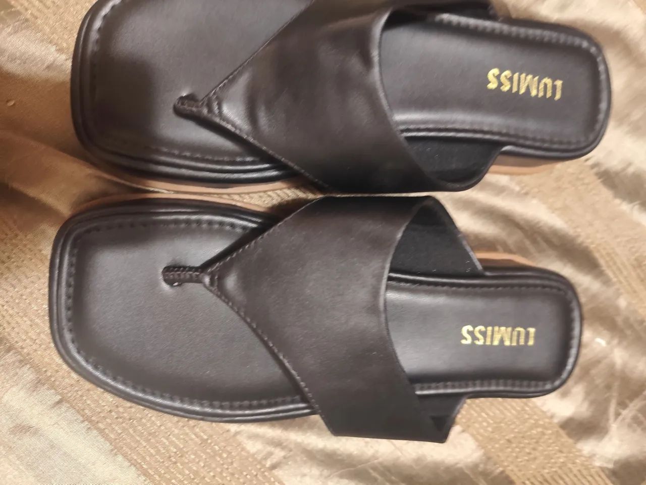 tamancos flatform da marca Lumiss - Foto 3