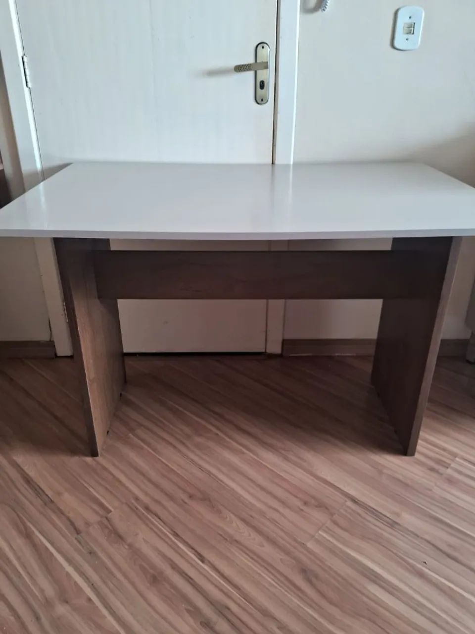 Conjunto Mesa de Jantar com Duas Cadeiras