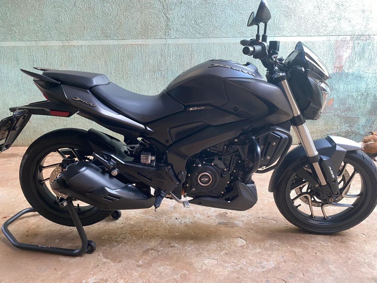Dominar 400