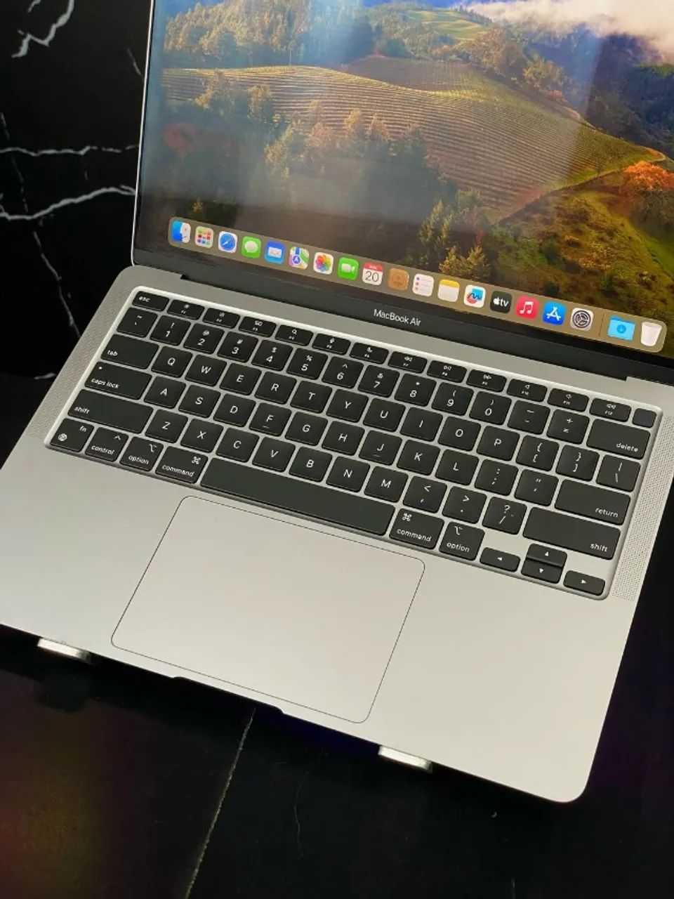 MACBOOK AIR M1/ 8GB RAM/ SSD 256GB/ 13.3 POLEGADAS IPS - Foto 5
