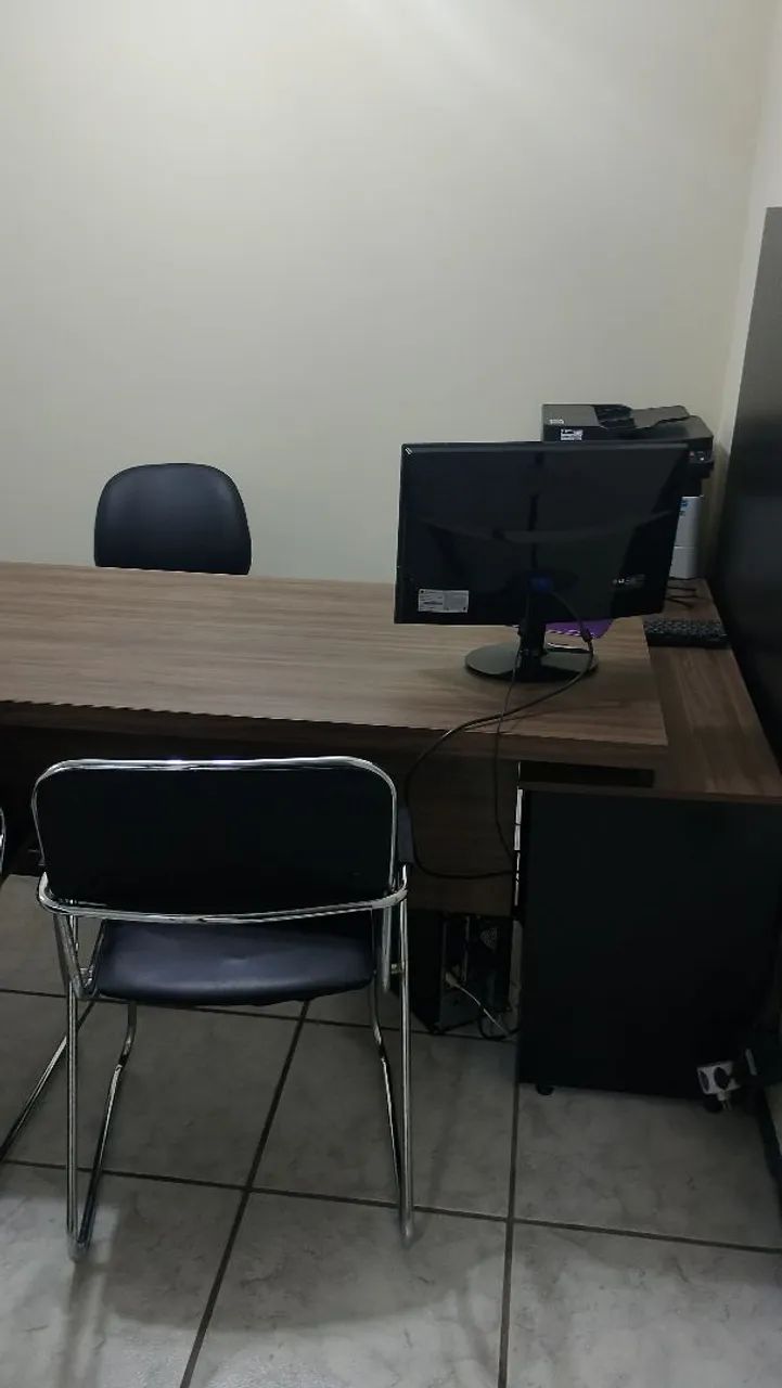 Sala comercial próx parque do Ingá 