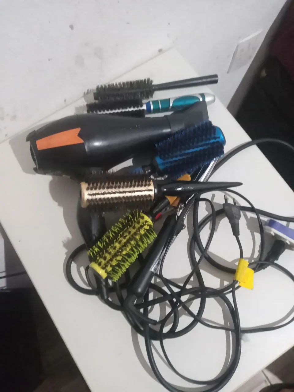 Kit de salão  (escova,secador e Baby li) - Foto 2