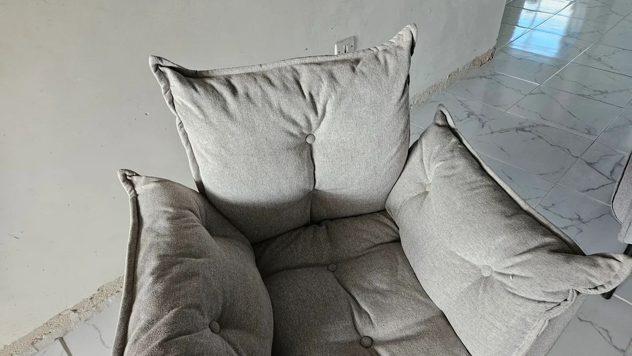 2 Poltronas cinza claro - Foto 2