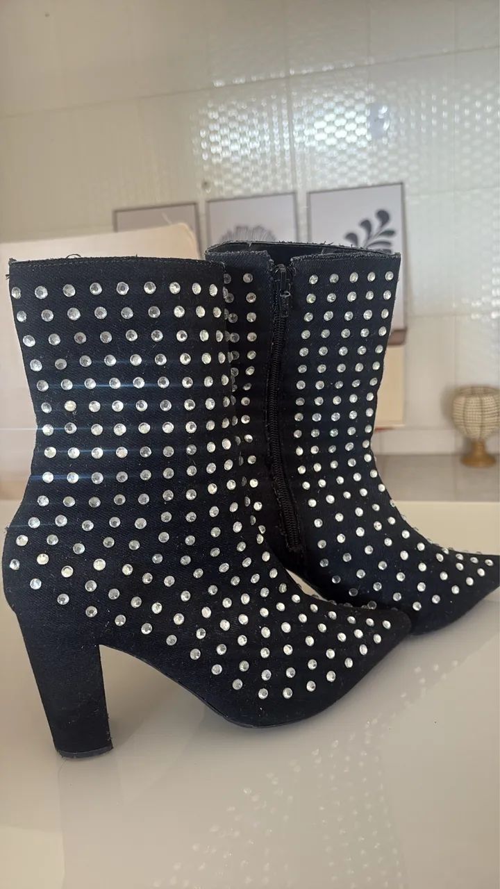 Bota semi nova 