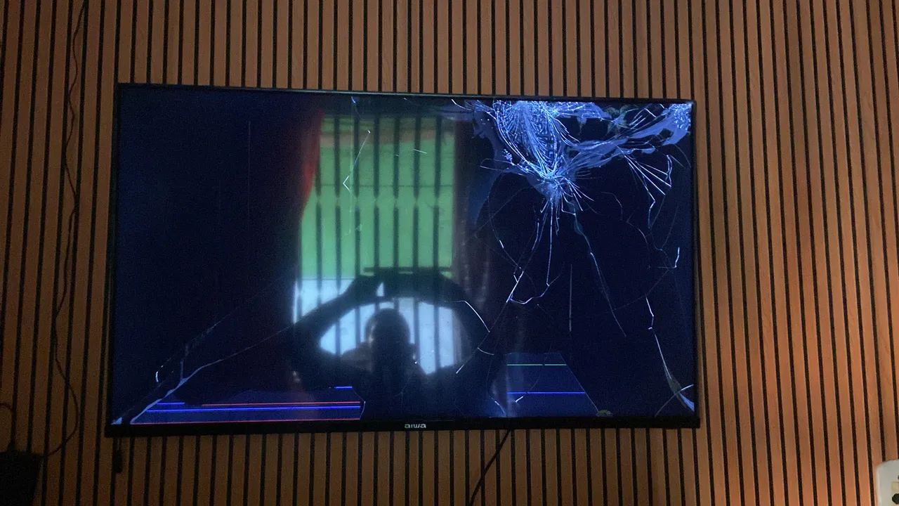 Tv 43 polegadas pra retirada de peça 