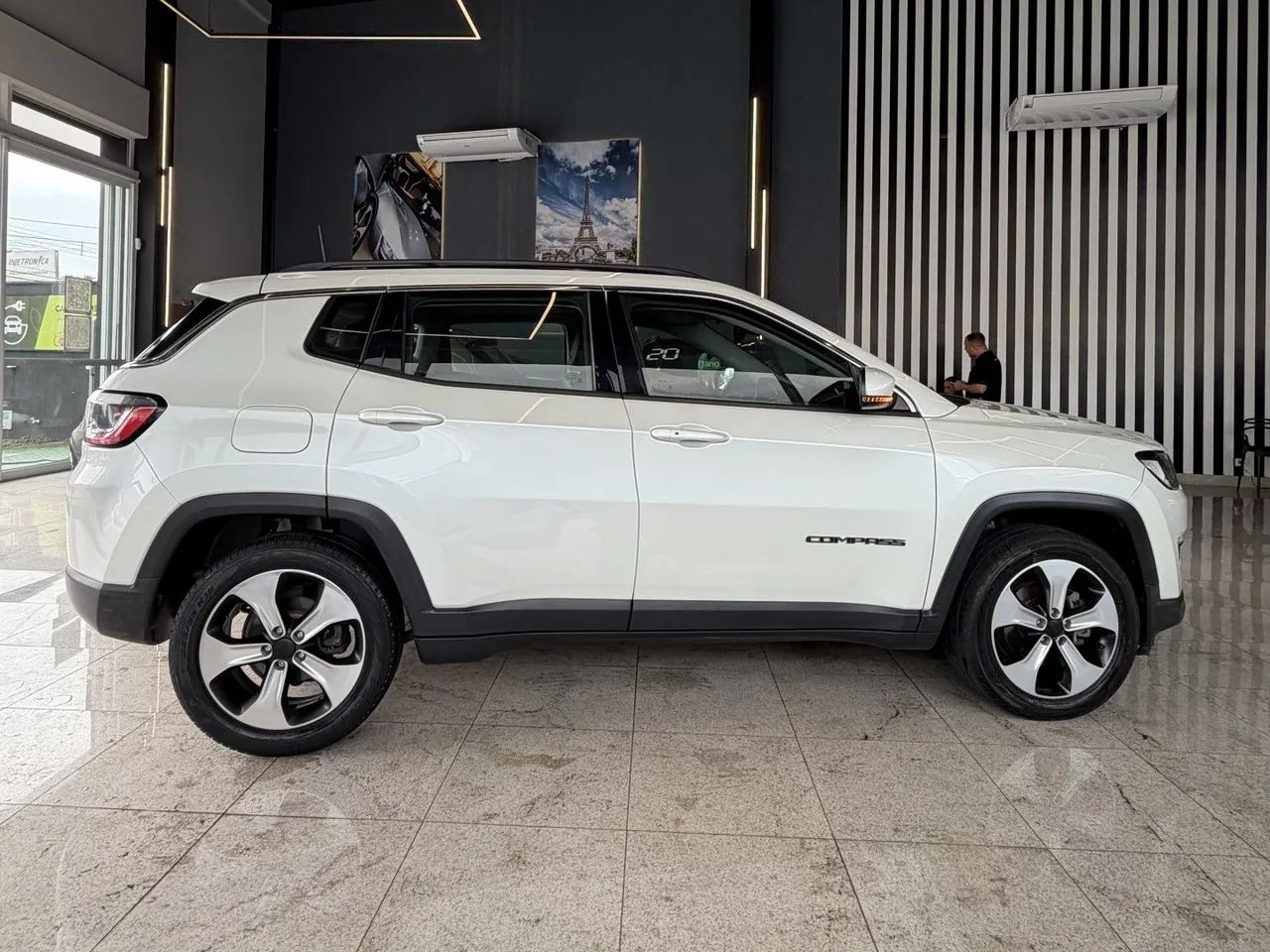 Jeep Compass Longitude 2.0 4X2 Flex 16V Aut. 2017 - Foto 4