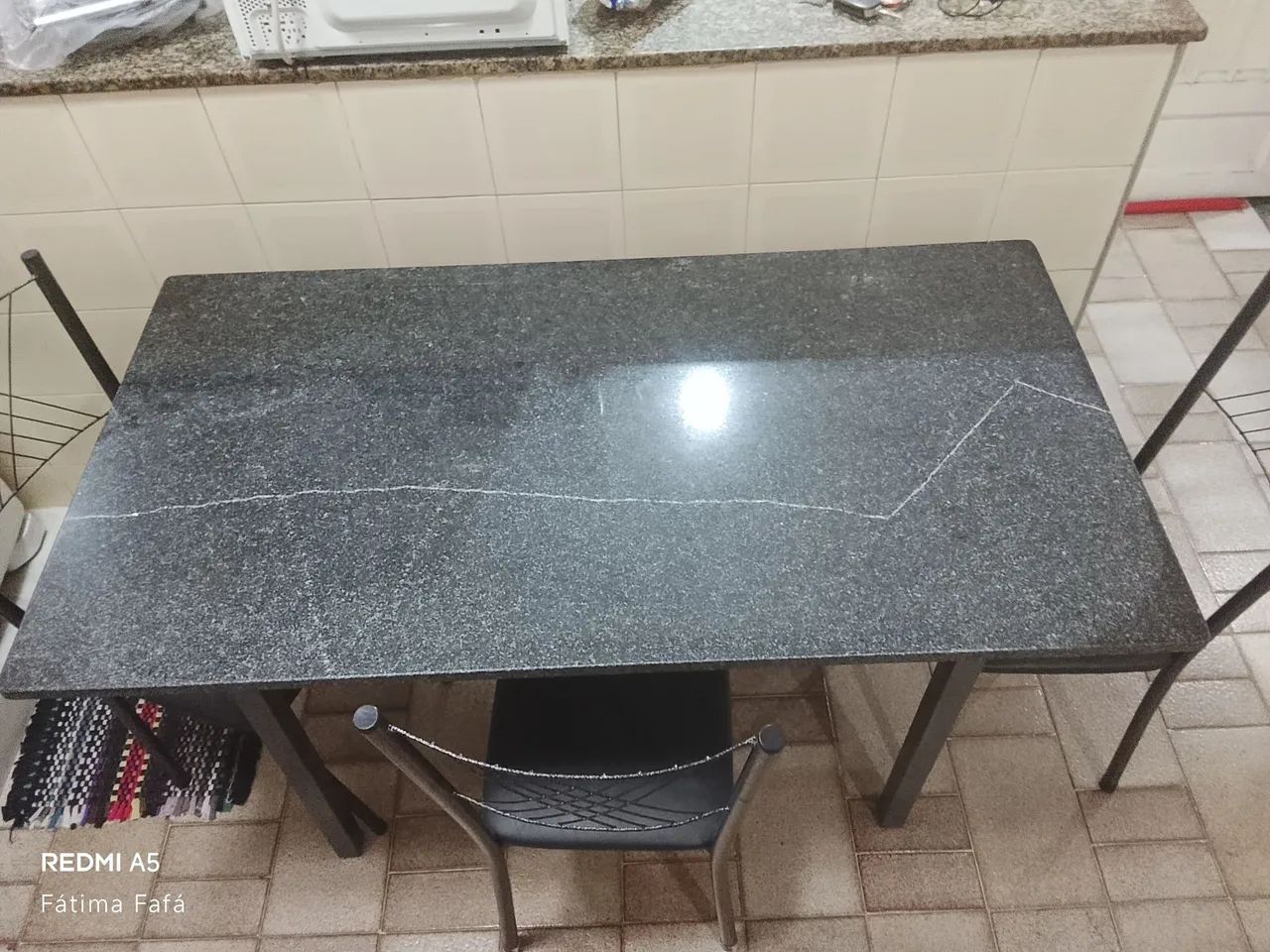 Mesa de Granito com e cadeiras  - Foto 2