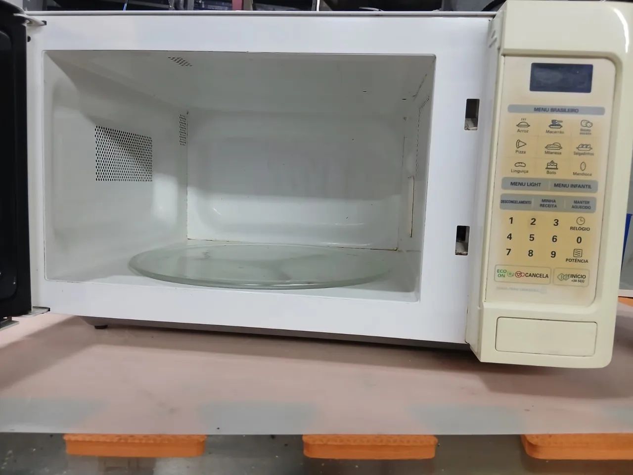 Vendo microondas LG 31 lts - Foto 3