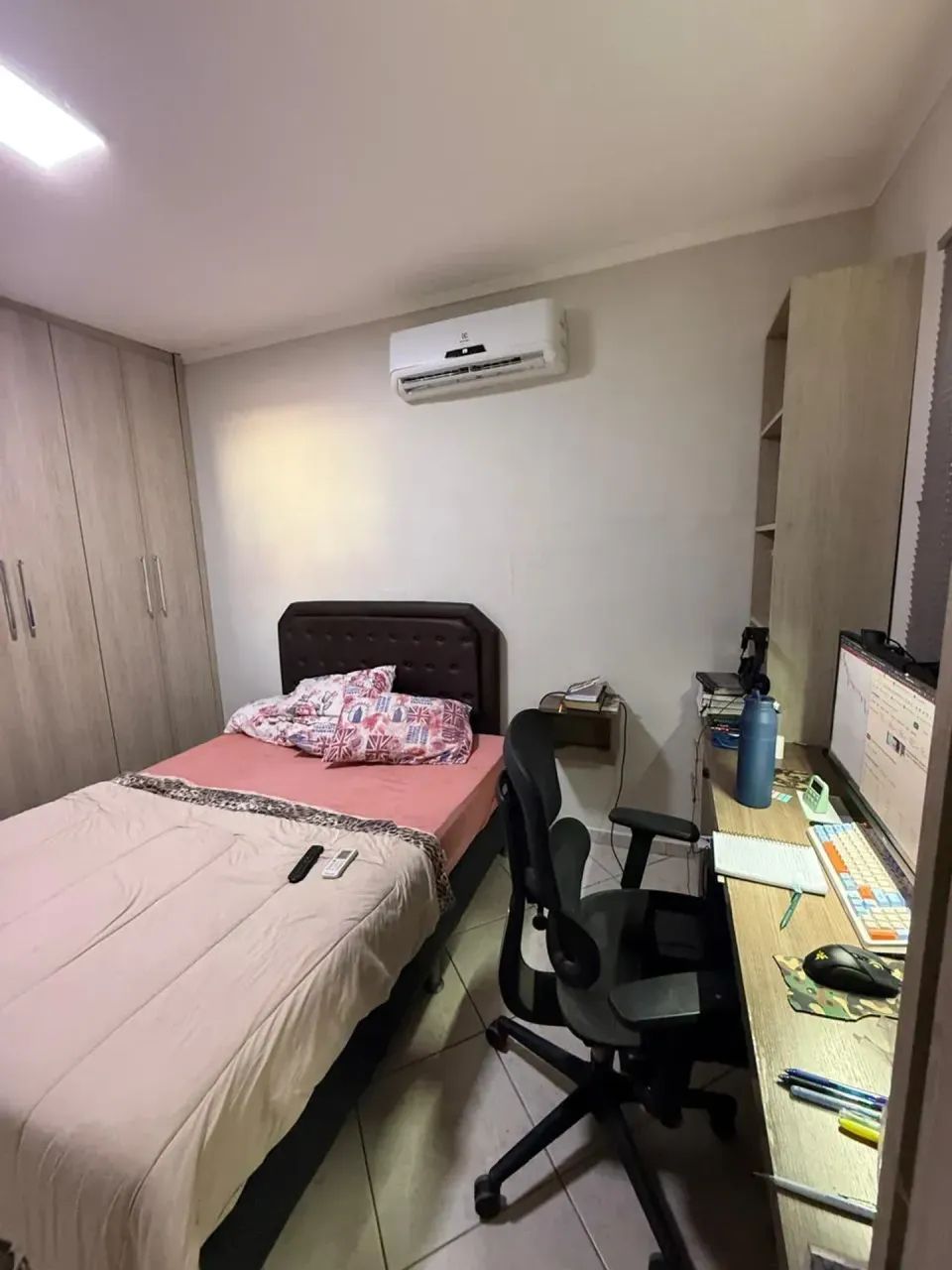 SOBRADO COM 3 QUARTOS À VENDA, 214m2 - BAIRRO SHANGRILA - Foto 3