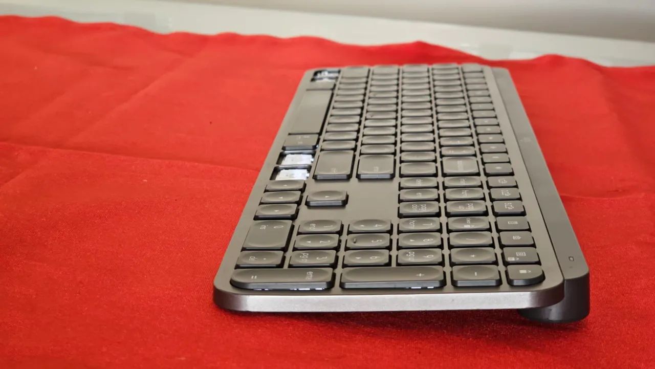 Teclado Logitech MX Keys cinza - Foto 4