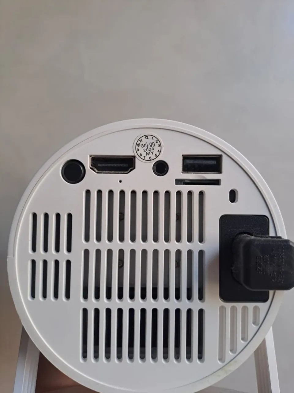 Projetor HY300 Smart Android Wi-Fi Bluetooth - Excelente Estado - Foto 4