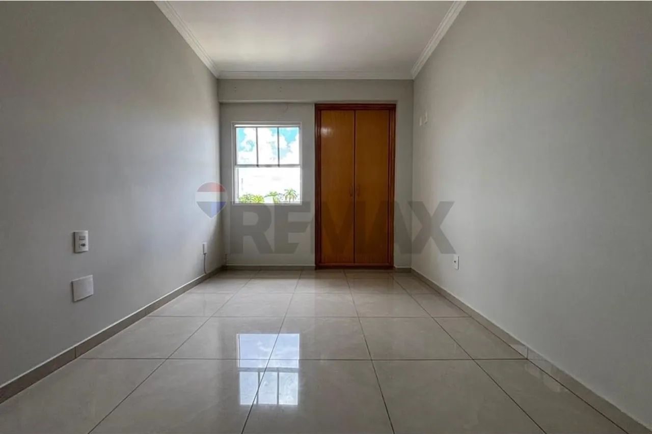 Apartamento com 2 dormitórios e 1 suíte à Venda no Edifício La Villette em Passos, MG! Loc - Foto 2