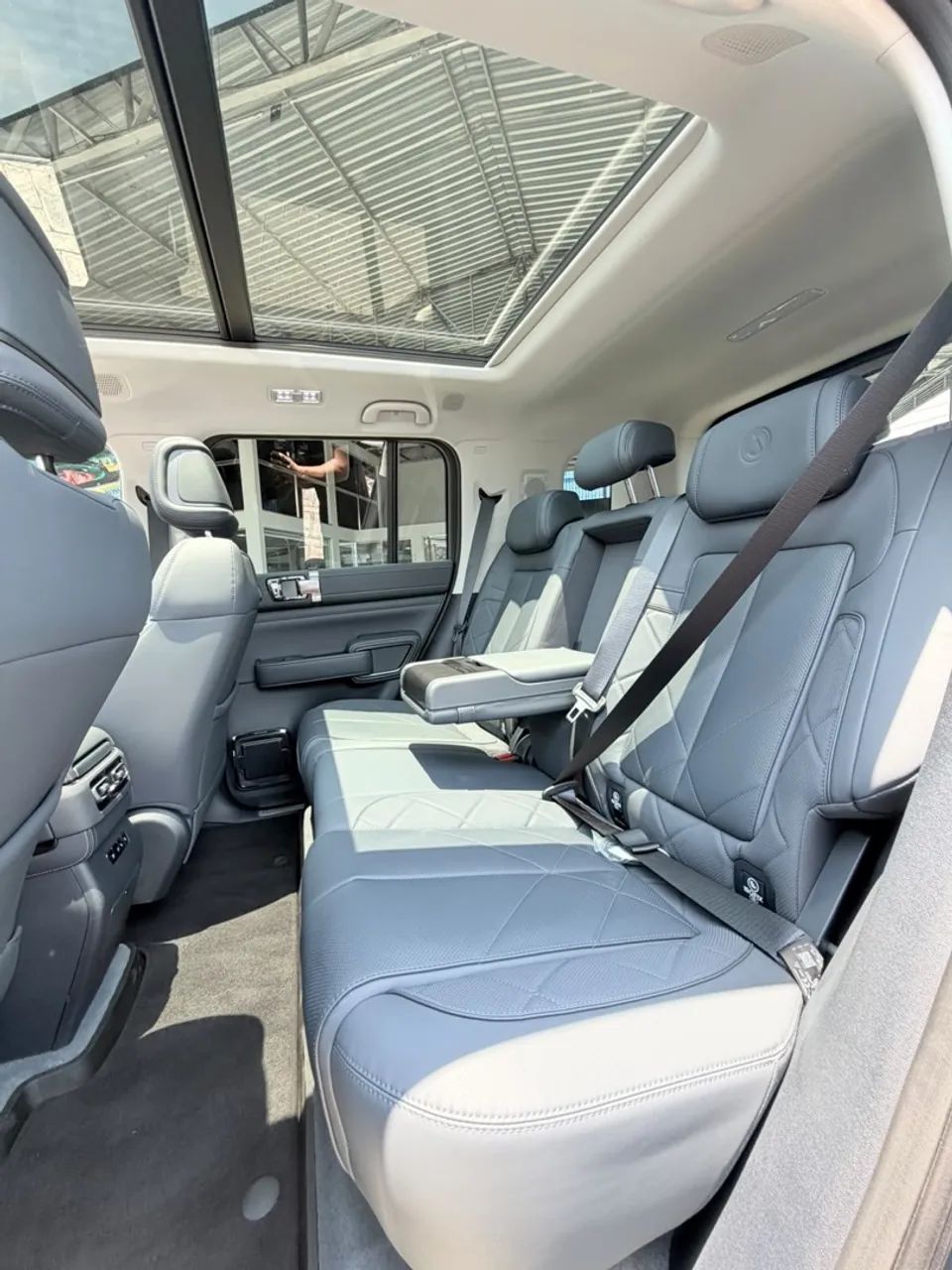 Denza B5 4WD, foto 5 de 11