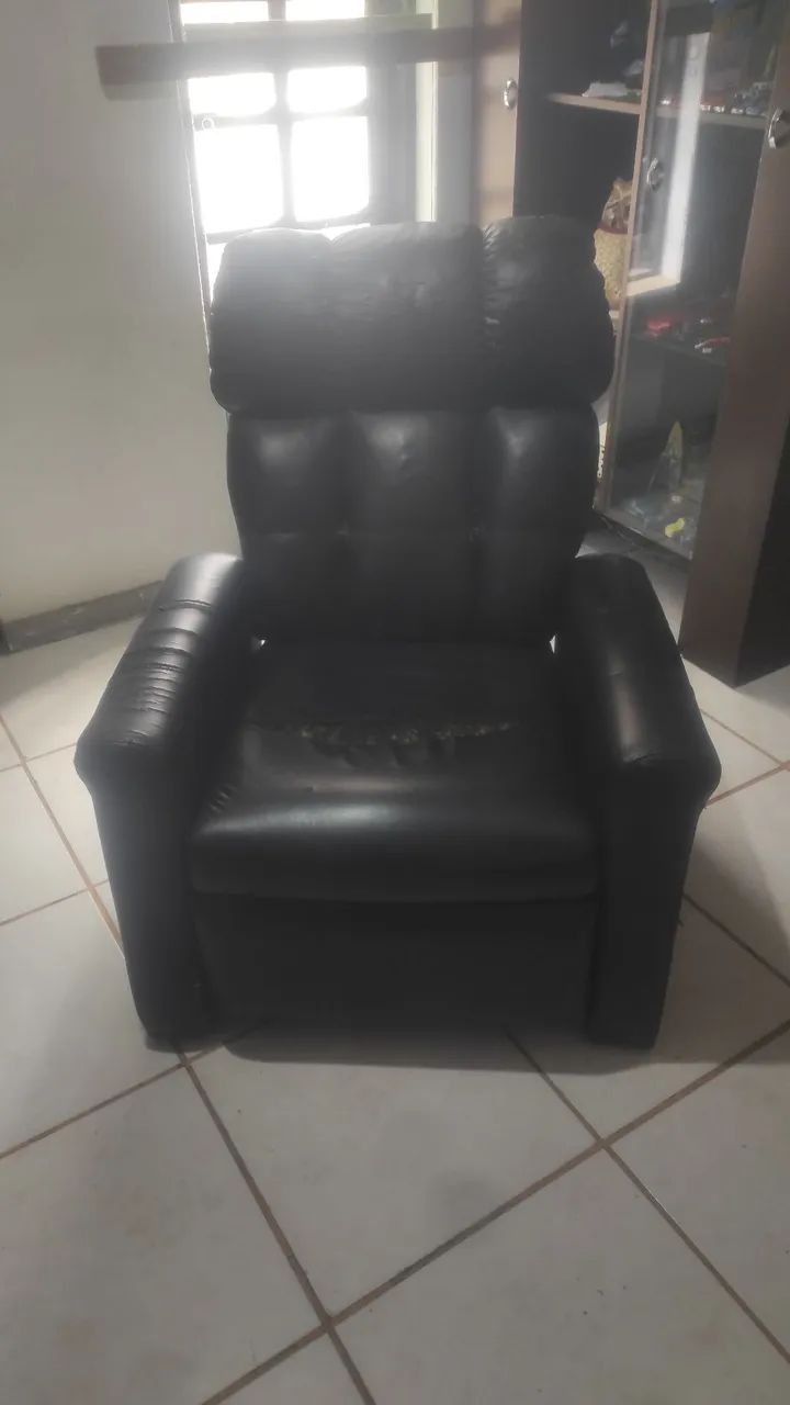 Poltrona Avô Papai Retrátil Reclinável Couro
