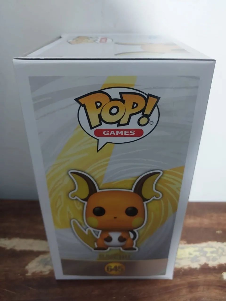 Funko Pop Pokemon Raichu 645 Pearlescent - Foto 4