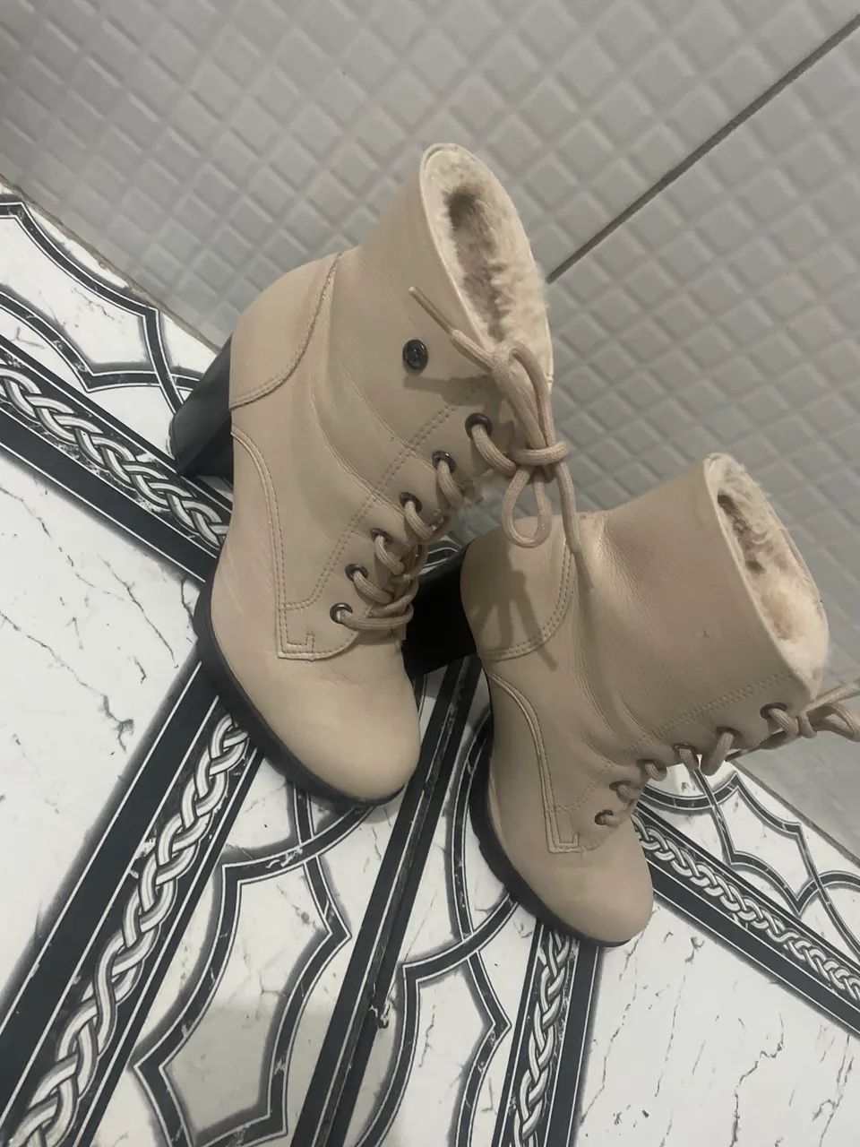 Kit Botas Semi novas Elegantes  - Foto 5