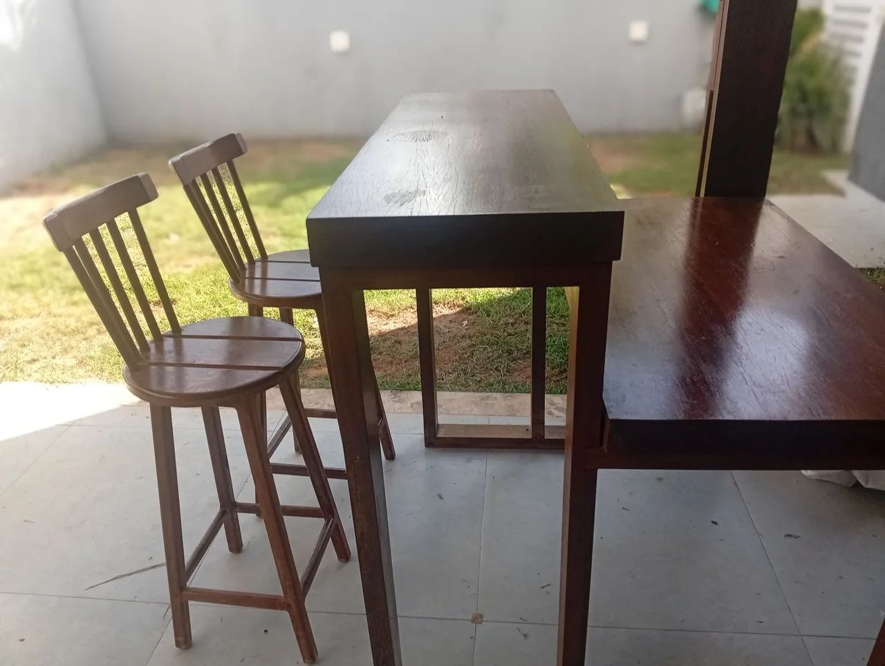 Mesa de ipê com duas cadeiras excelente  - Foto 3