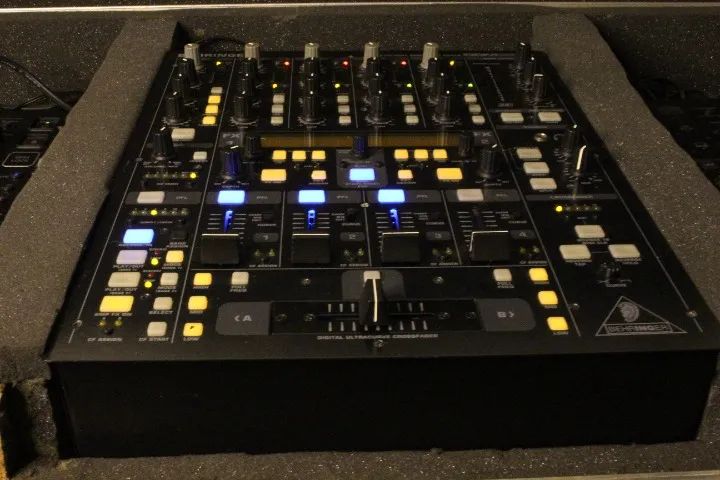 Mixer DJ Behringer DDM4000 FUNCIONANDO PERFEITAMENTE - Foto 3
