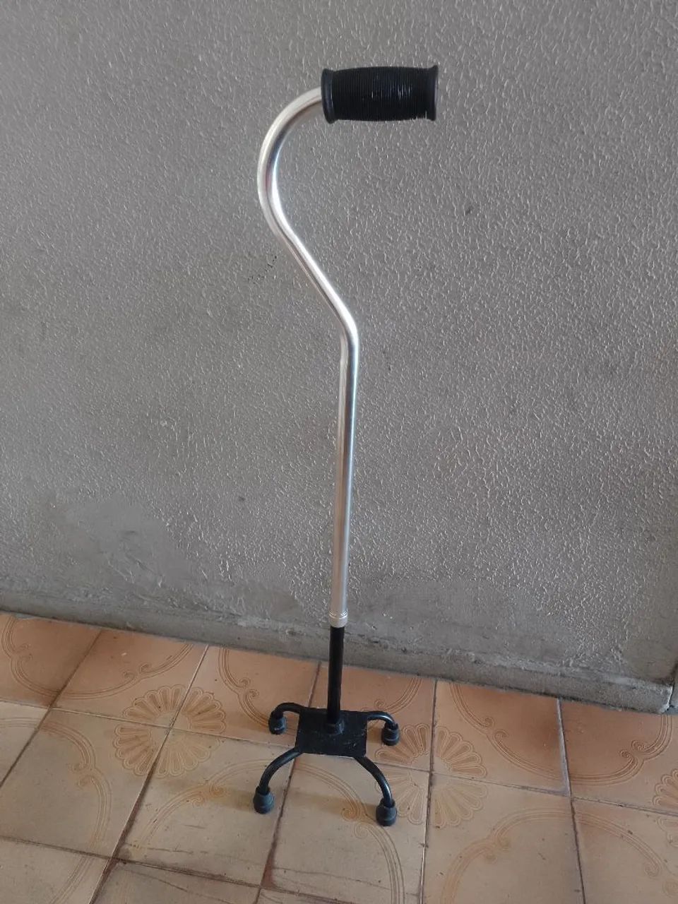 VENDO MULETA SEMI NOVA POR 30 REAIS 