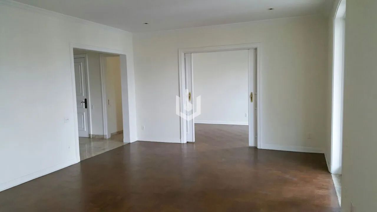 Apartamento Amplo e Pronto para Morar com 204m² no Edifício Pádua Salles na Bela Vista