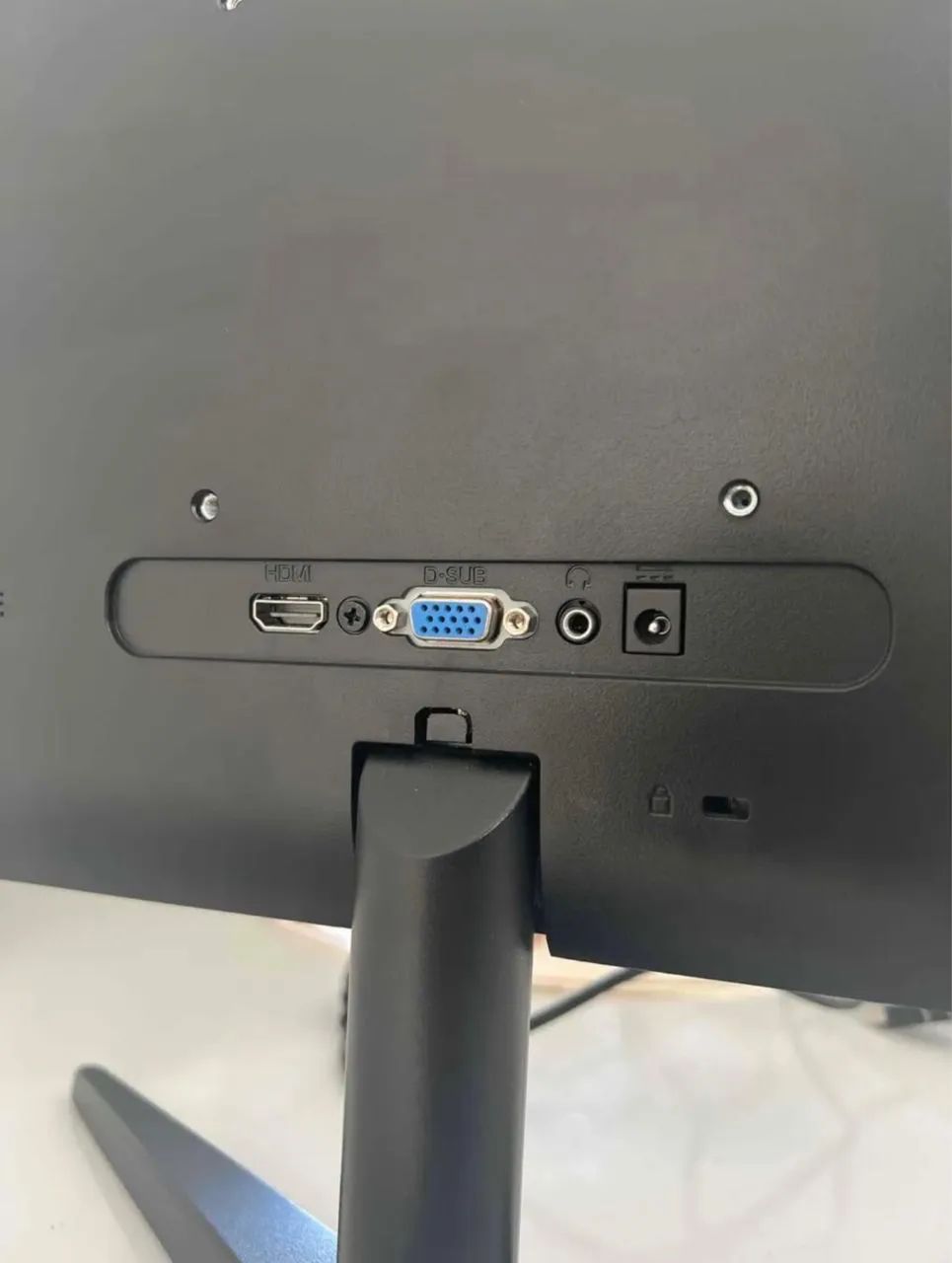 Monitor LCD AOC Full HD - Foto 2