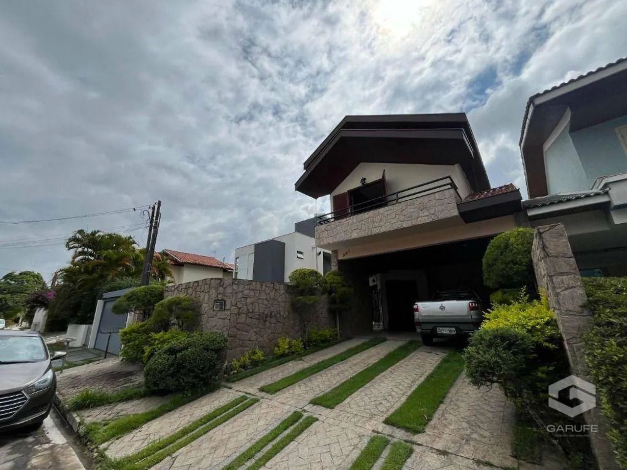 Casa com 4 quartos para alugar, 331 m² por R$ 12.838/mês - Jardim das Colinas - São José d
