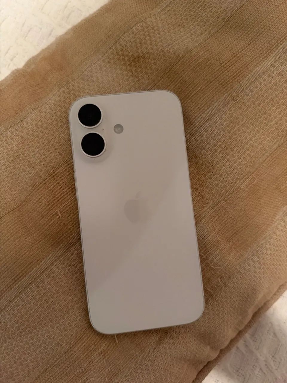iPhone 16 128gb usado 