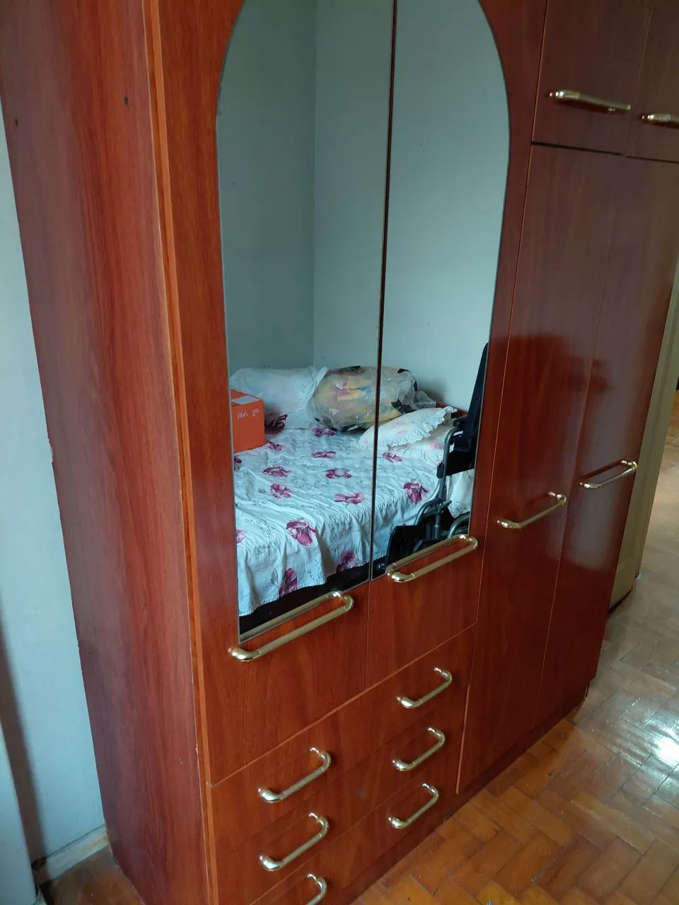 Armário de casal em madeira. - Foto 3