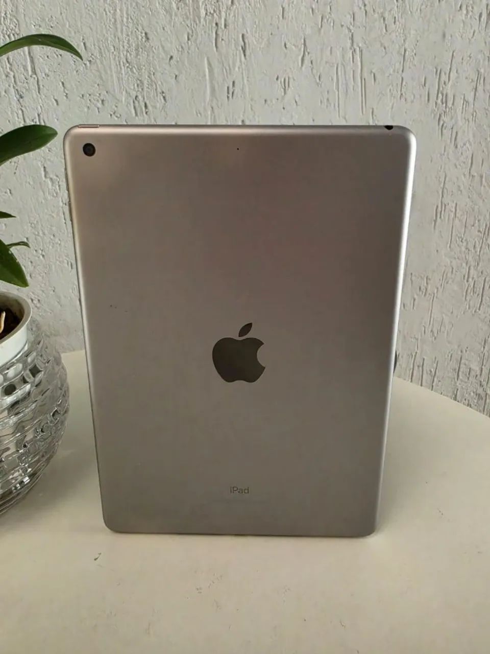 Ipad 5a Geração 32GB Cinza (inclui carregador) - Foto 3