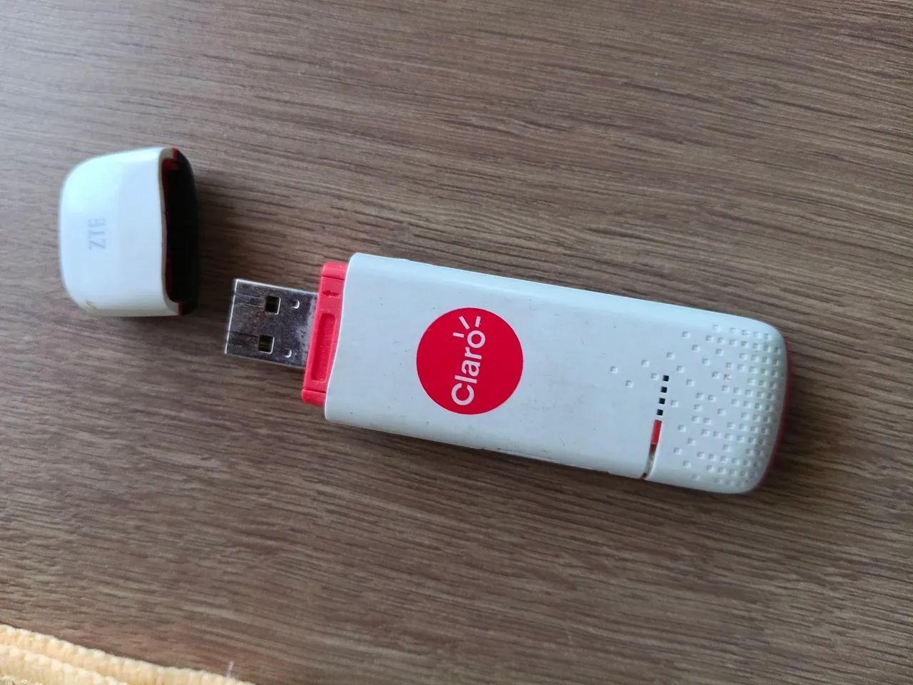 Pen Modem Usb Zte 3g Mf 100 Claro (usado) Branco - Foto 2