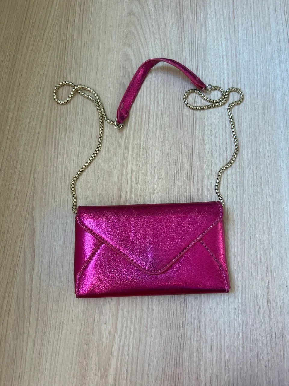 Bolsa Zara metálica rosa 
