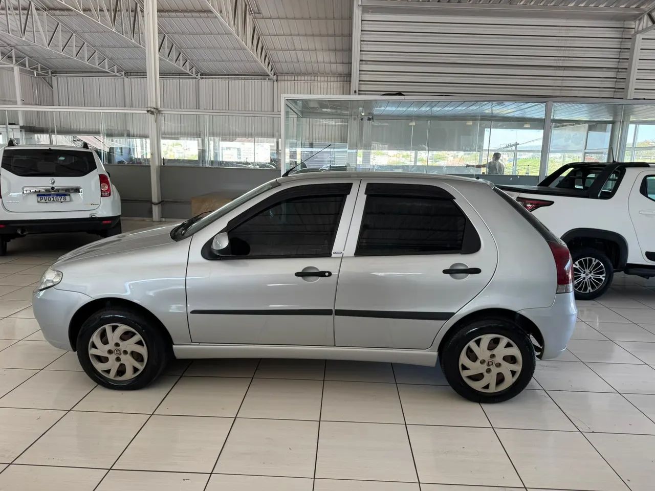 Fiat Palio Celebration 1.0 Fire Flex 8V 4P 2014 - Foto 4