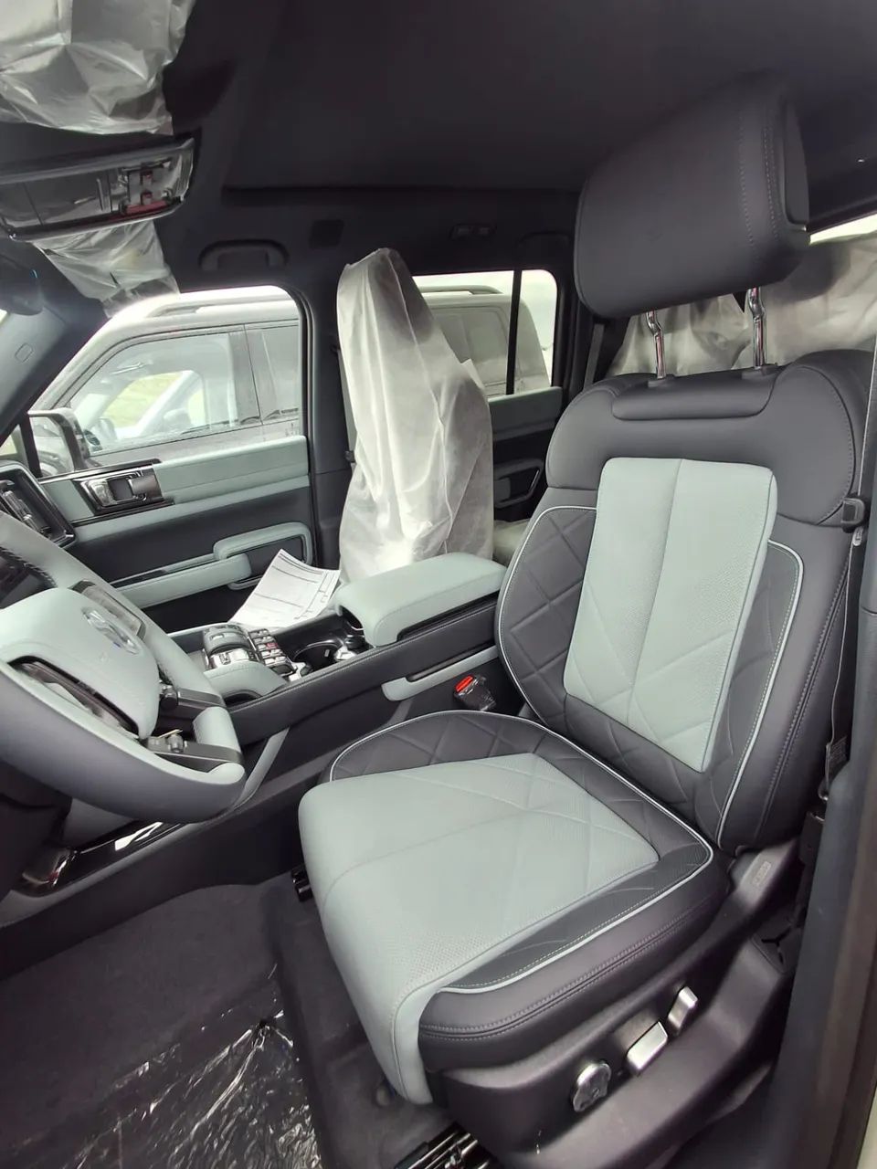 Denza B5 SUV híbrido plug-in, foto 6 de 19