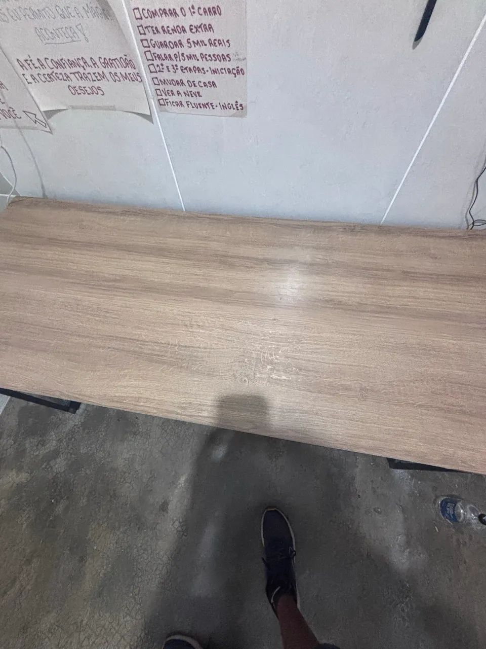 Mesa de escritório em madeira MDF bem conservada  - Foto 3