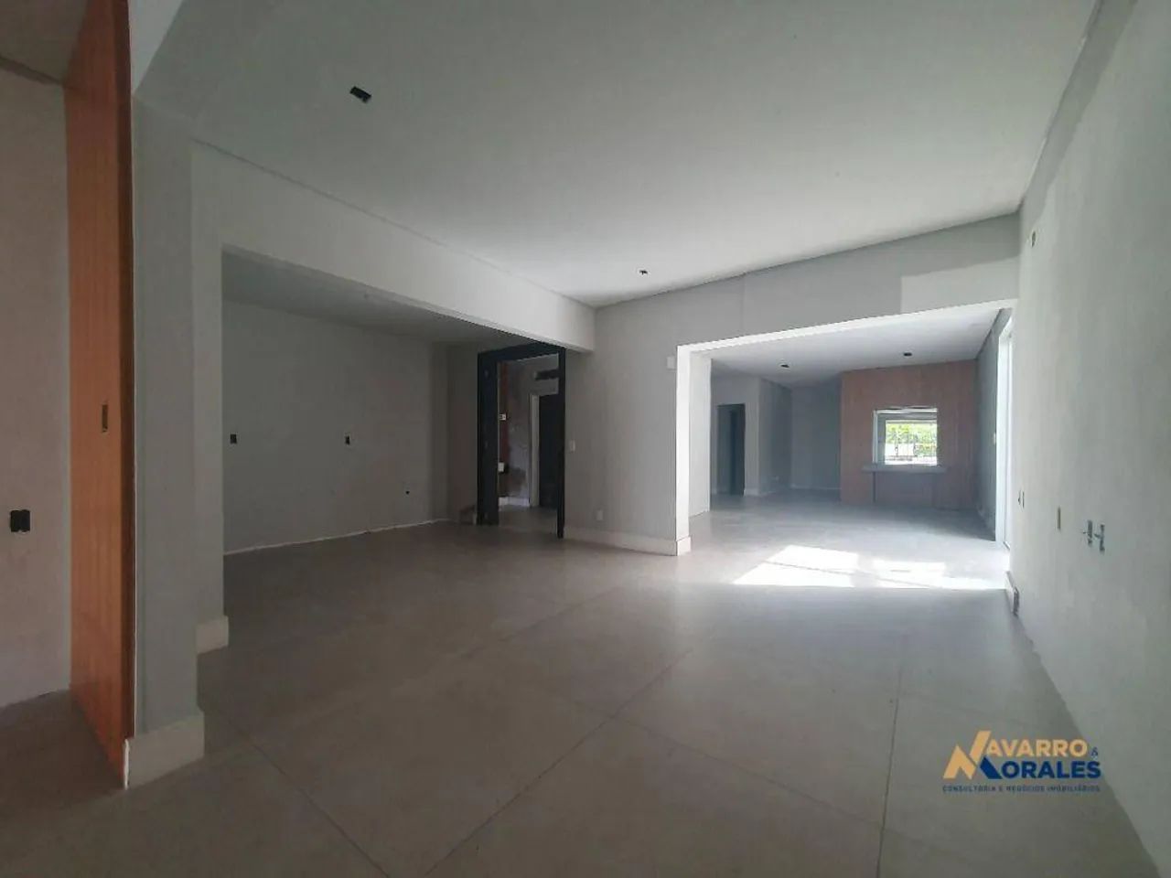 EXCELENTE CASA COMERCIAL PRÓXIMO AO METRÔ EUCALIPTOS, AVENIDA IBIRAPUERA E AVENIDA REPÚBLI