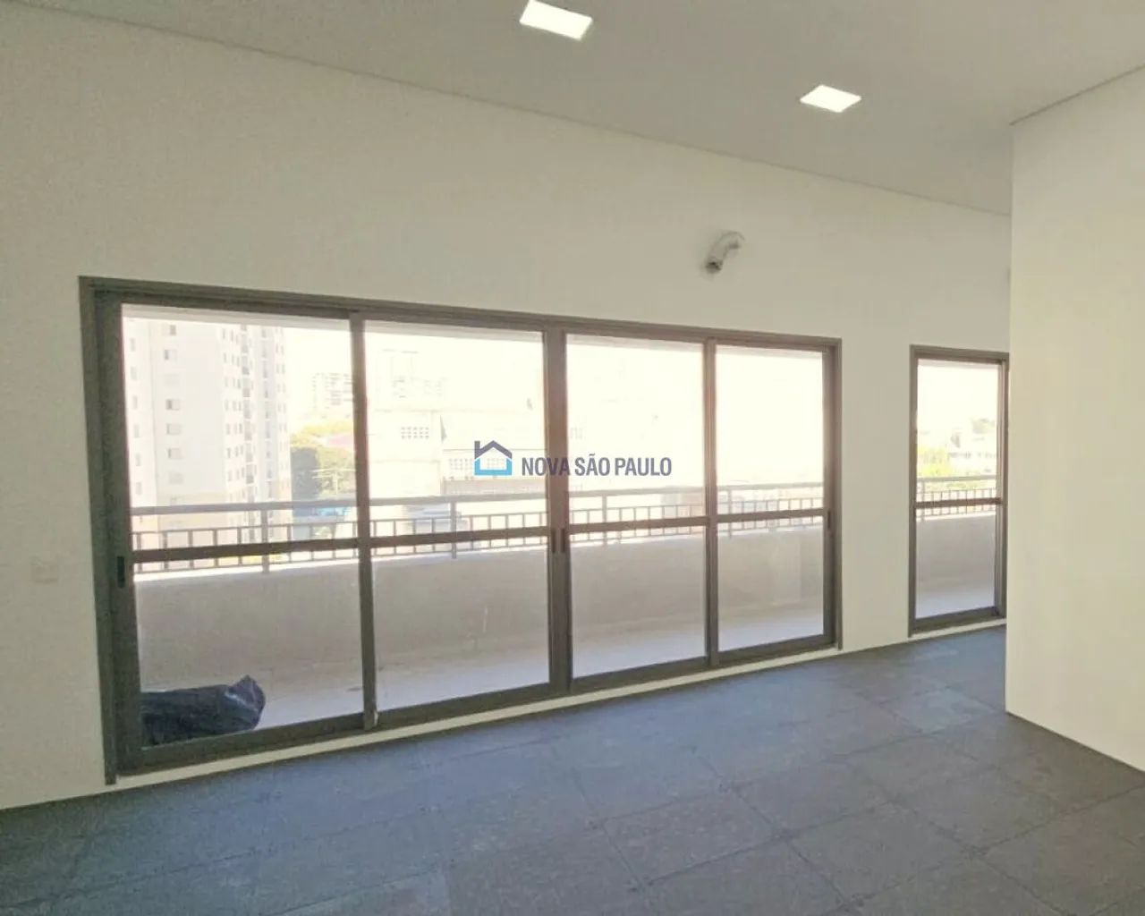 Sala Comercial Nova com Sacada - 103m² Privativos - Pronta para Personalizar - Foto 2