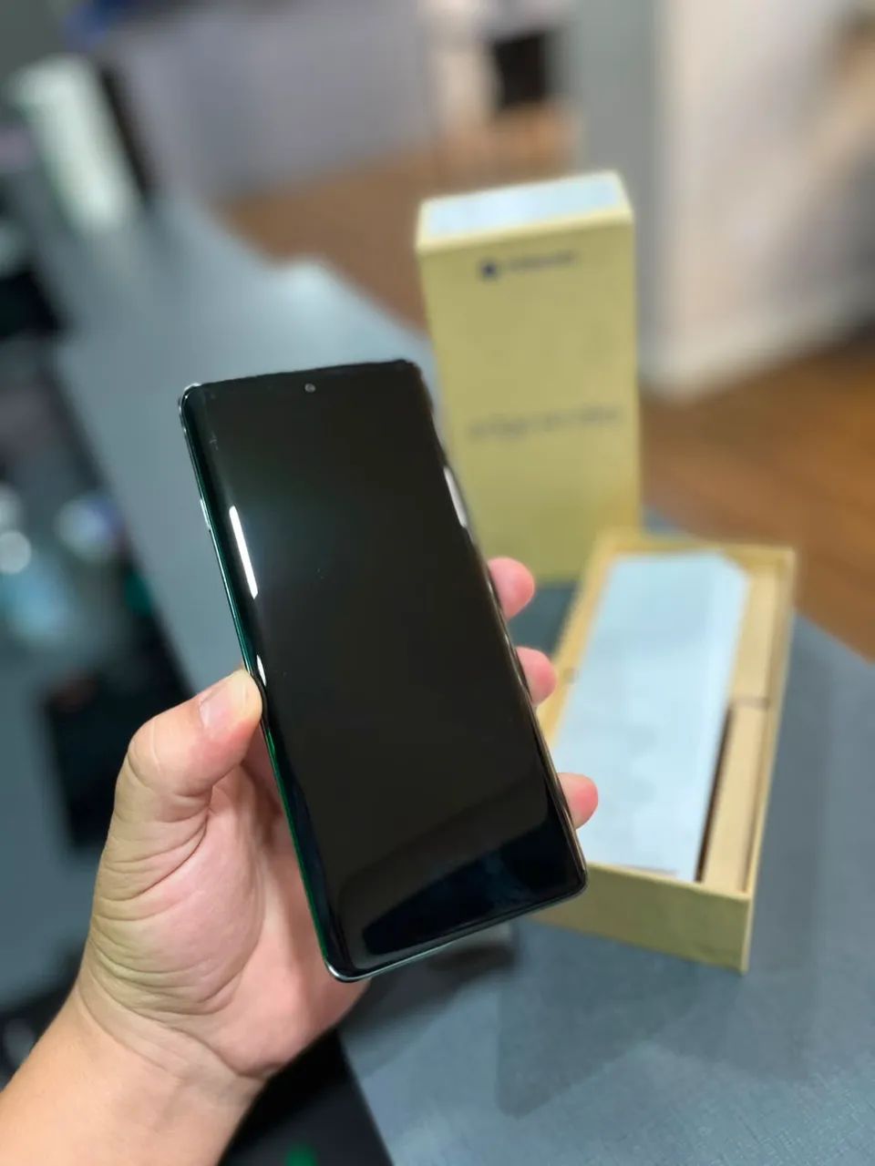 Moto edge 60 pro na caixa sem detalhes - levo até você 