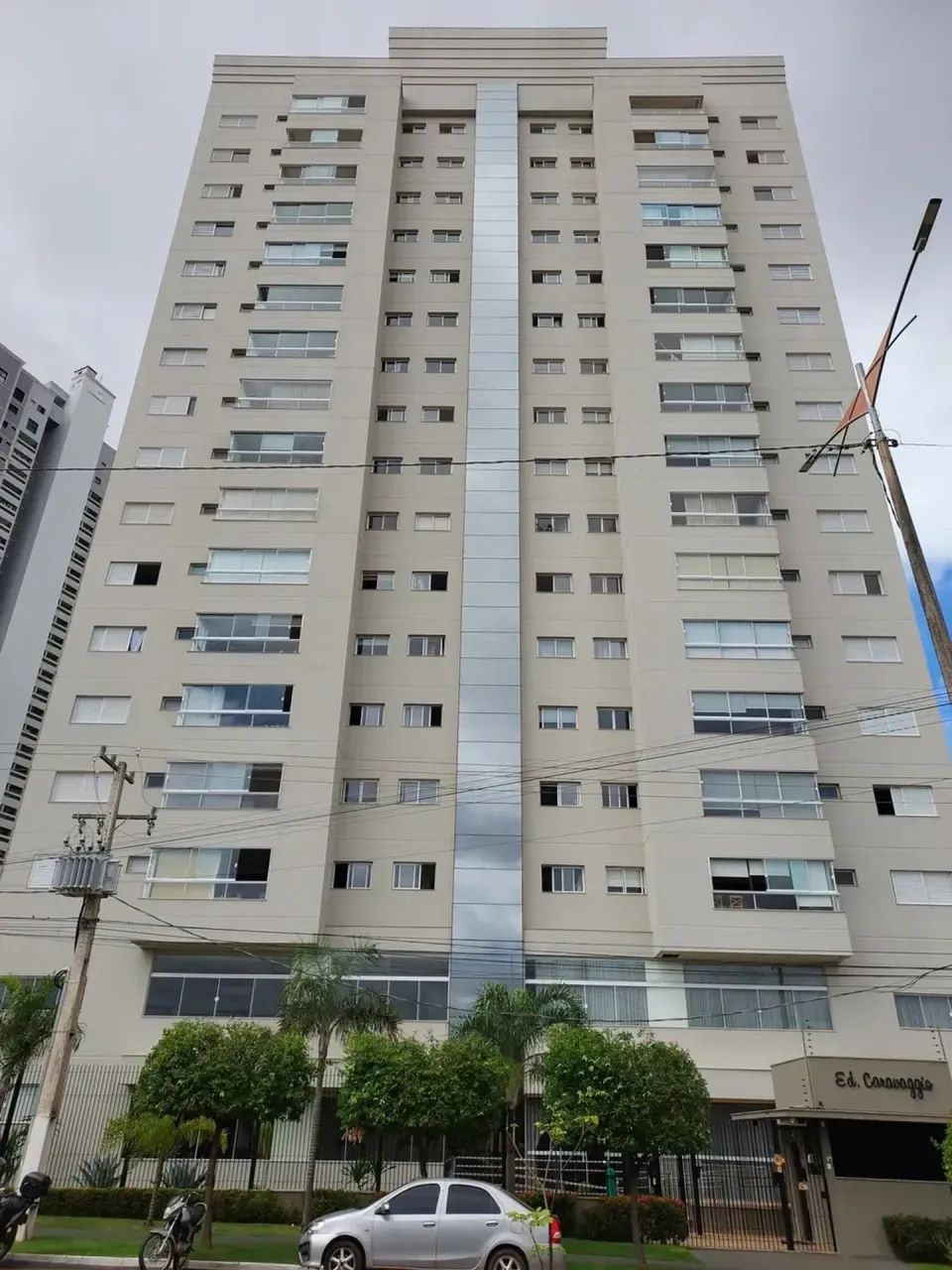 Apartamento com 3 suítes todo mobiliado