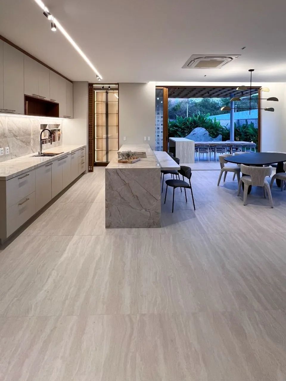 Casa de luxo no Alphaville Cidade Alpha Eusébio com acabamento premium e lazer completo - Foto 4