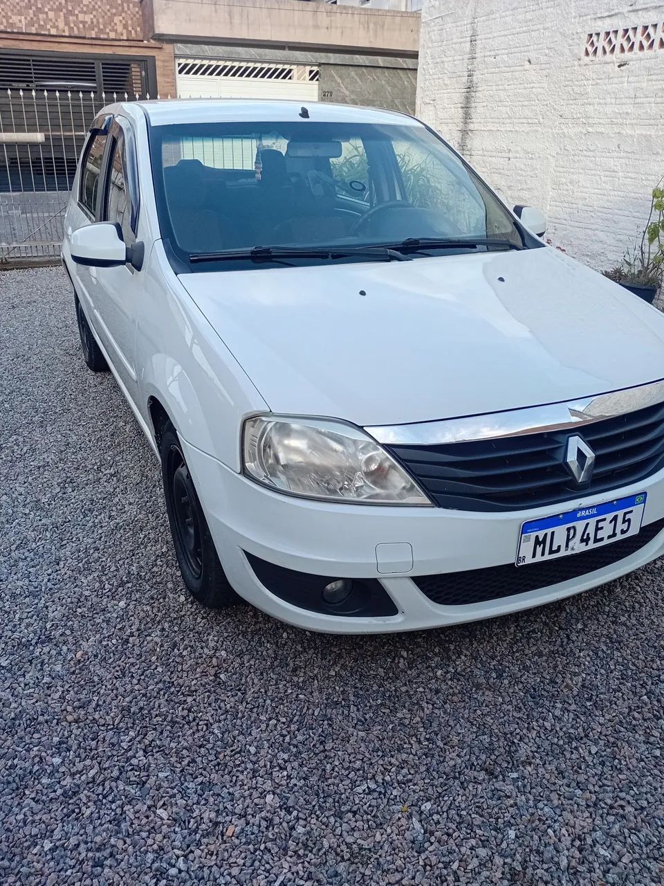 Renault Logan Expression Hi-flex 1.6 8V 4P 2013 - Foto 3